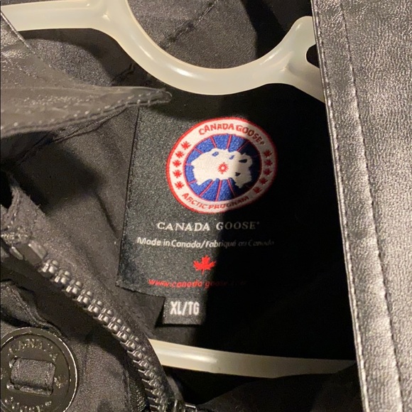 Canada goose wore once basically brand new - Picture 4 of 4